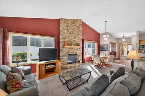 Living - 13471 Pine View Ln, Lindstrom, MN 55045 photo 4 of 6