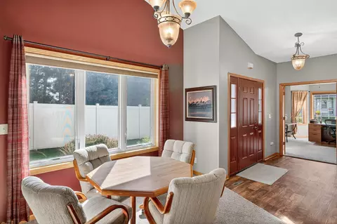 Entry Way - 13471 Pine View Ln, Lindstrom, MN 55045 photo 6 of 10
