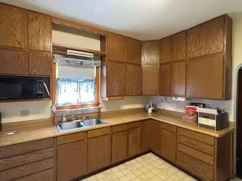 Kitchen - 551 Cynthia St, Maynard, MN 56260 photo 1 of 2