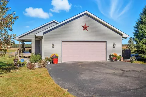 1290 220th Ave, New Richmond, WI 54017