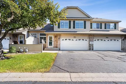 9983 Hamlet Ln S, Cottage Grove, MN 55016