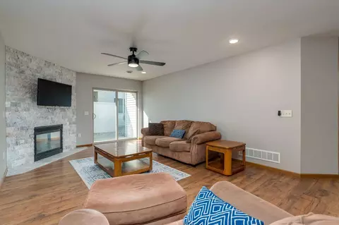 Living - 117 Nicklaus Path, Mankato, MN 56001 photo 1 of 3