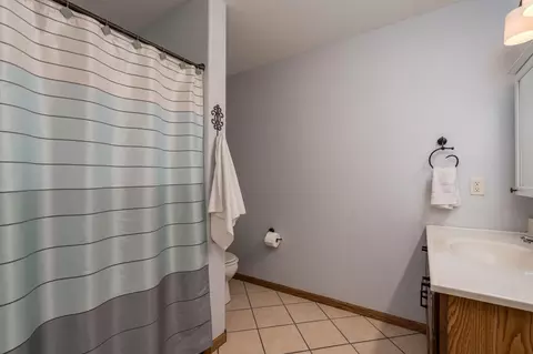 Bath - 117 Nicklaus Path, Mankato, MN 56001 photo 2 of 3