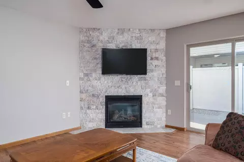 Living - 117 Nicklaus Path, Mankato, MN 56001 photo 2 of 3