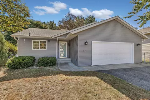 314 Pleasant Ridge Dr, Sauk Rapids, MN 56379