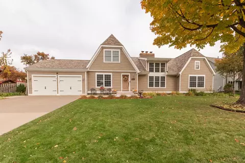 955 Brooks Ct, Maplewood, MN 55109