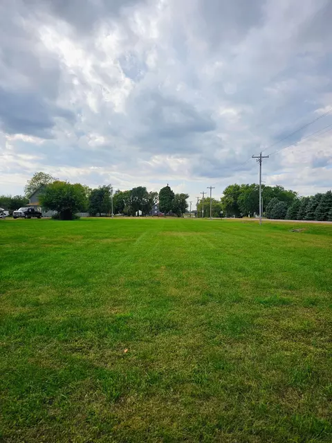 516 Dugan St N, Welcome, MN 56181