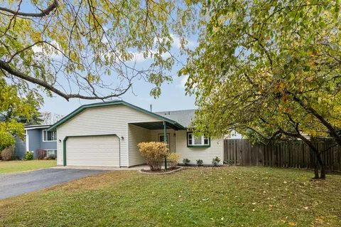 6724 Sandlewood Rd, Woodbury, MN 55125