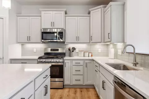 Kitchen - 146 Maple Ter, Waconia, MN 55387 photo 5 of 5