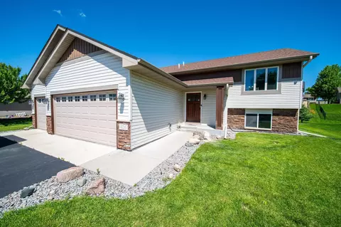 426 Creek Ave, Delano, MN 55328