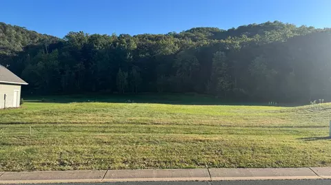 2725 Oakhurst Dr, Lake City, MN 55041