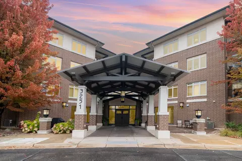 3251 Louisiana Ave S #302, Saint Louis Park, MN 55426