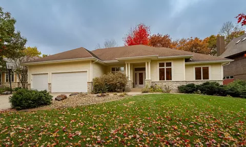 2234 Baihly Hills Dr SW, Rochester, MN 55902