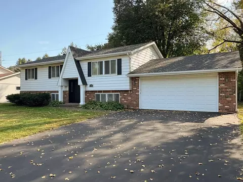 6401 Applewood Ct, Woodbury, MN 55129