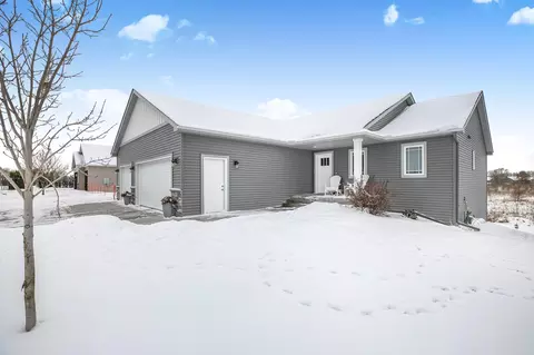 Exterior - 1933 38th St S, Saint Cloud, MN 56301 photo 5 of 15