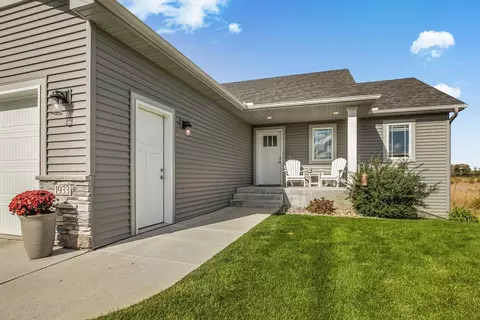 Exterior - 1933 38th St S, Saint Cloud, MN 56301 photo 8 of 15