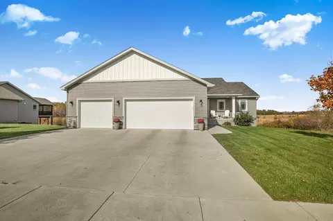 Exterior - 1933 38th St S, Saint Cloud, MN 56301 photo 9 of 15