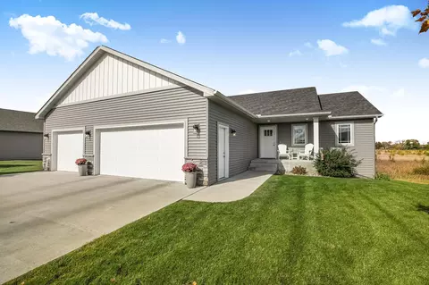 Exterior - 1933 38th St S, Saint Cloud, MN 56301 photo 11 of 15