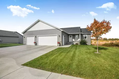 Exterior - 1933 38th St S, Saint Cloud, MN 56301 photo 6 of 15