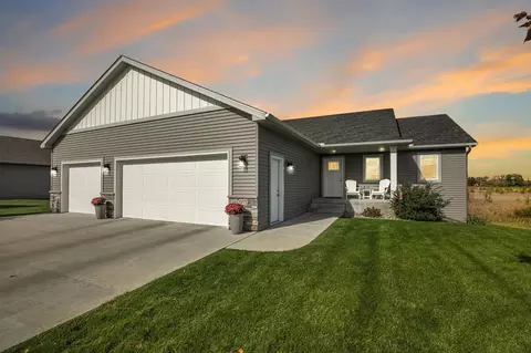 Exterior - 1933 38th St S, Saint Cloud, MN 56301 photo 12 of 15