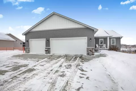 Exterior - 1933 38th St S, Saint Cloud, MN 56301 photo 4 of 15