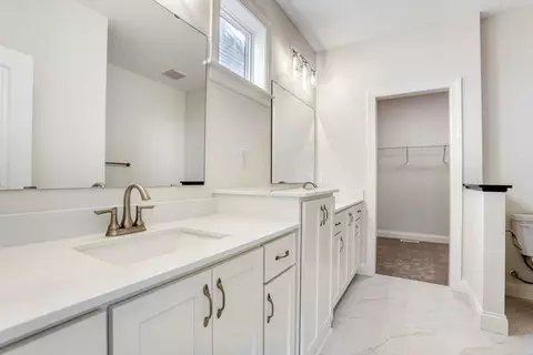 Bath - 2931 Trinity Dr, Shakopee, MN 55379 photo 1 of 4