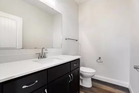 Bath - 2931 Trinity Dr, Shakopee, MN 55379 photo 3 of 4