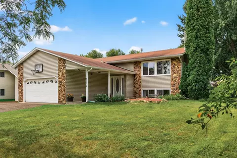 9176 Harkness Ave S, Cottage Grove, MN 55016