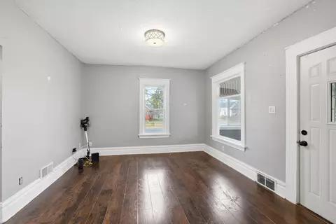 Living - 351 20th Ave N, Saint Cloud, MN 56303 photo 2 of 4