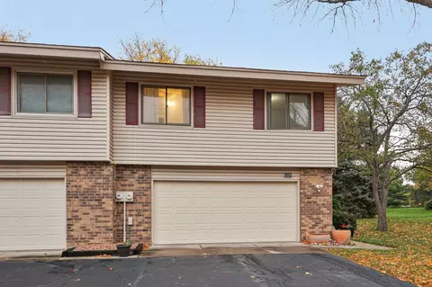 11229 Vessey Ct, Bloomington, MN 55437