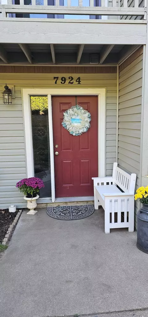 7924 Barbara Ave, Inver Grove Heights, MN 55077