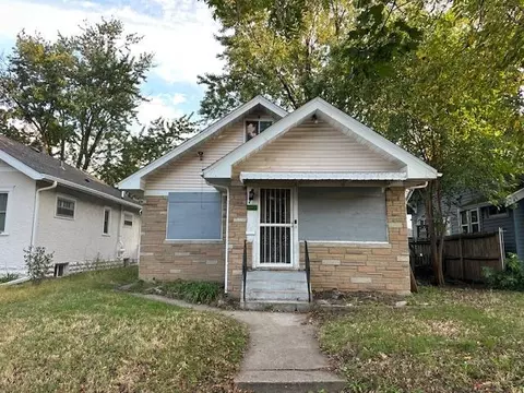 1377 Hewitt Ave, Saint Paul, MN 55104
