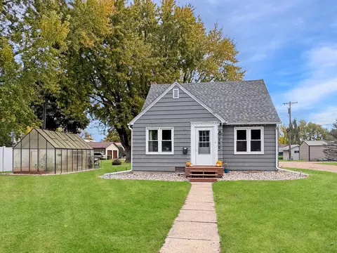 350 1st St E, Tracy, MN 56175 photo 2