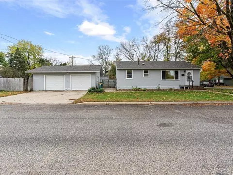 1202 J St NE, Brainerd, MN 56401