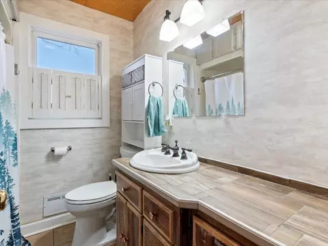 Bath - 1202 J St NE, Brainerd, MN 56401 photo 1 of 4