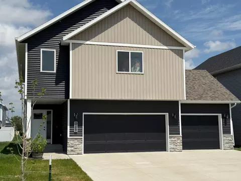 6040 79th Ave S, Horace, ND 58047