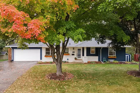 11823 Shady Oak Dr, Minnetonka, MN 55343