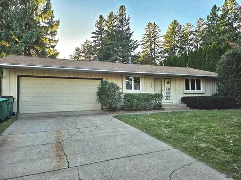 1008 Northland Ave, Stillwater, MN 55082