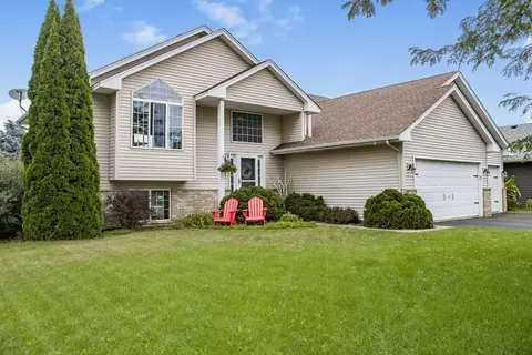 633 Arlo Ln, Lino Lakes, MN 55014