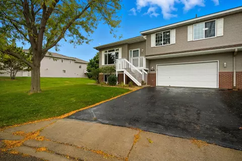 1513 Senate Ln, Northfield, MN 55057