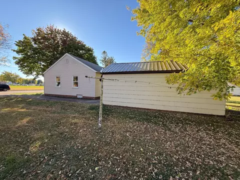Exterior - 844 Cedar Ave, Westbrook, MN 56183 photo 4 of 4