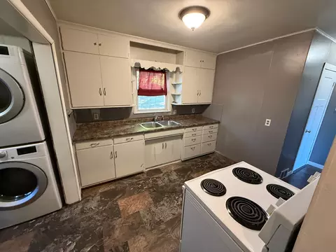 Kitchen - 844 Cedar Ave, Westbrook, MN 56183 photo 3 of 4