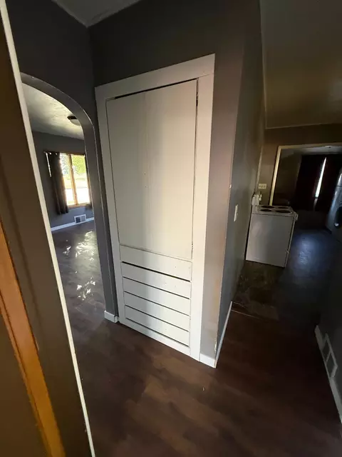 Entry Way - 844 Cedar Ave, Westbrook, MN 56183 photo 2 of 2