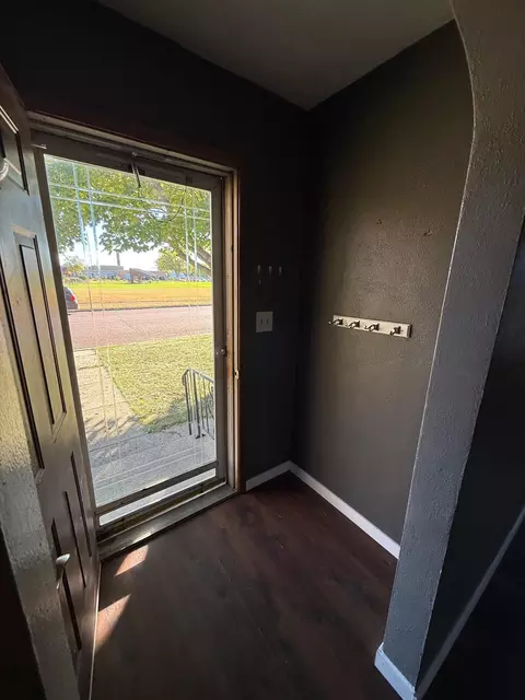 Entry Way - 844 Cedar Ave, Westbrook, MN 56183 photo 1 of 2