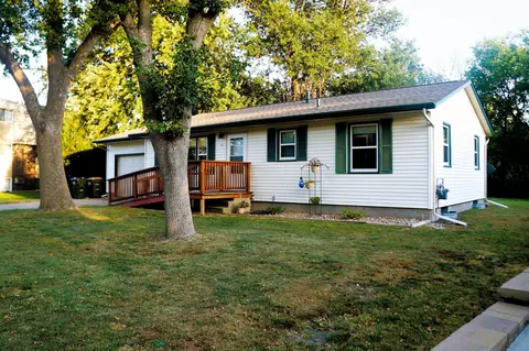 213 12th Ave NW, Waseca, MN 56093