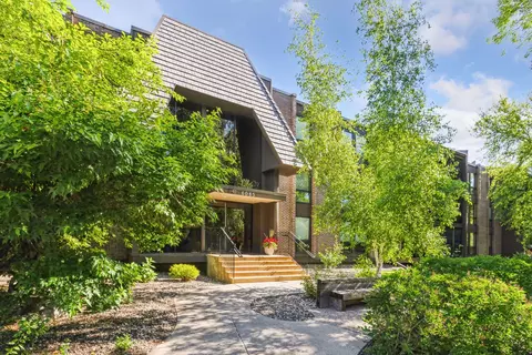 6085 Lincoln Dr #214, Edina, MN 55436