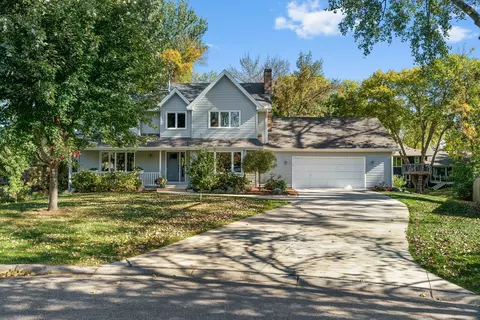 2501 Wellington Cir, Wayzata, MN 55391