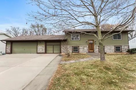 633 Sand Creek Dr NW, Coon Rapids, MN 55448