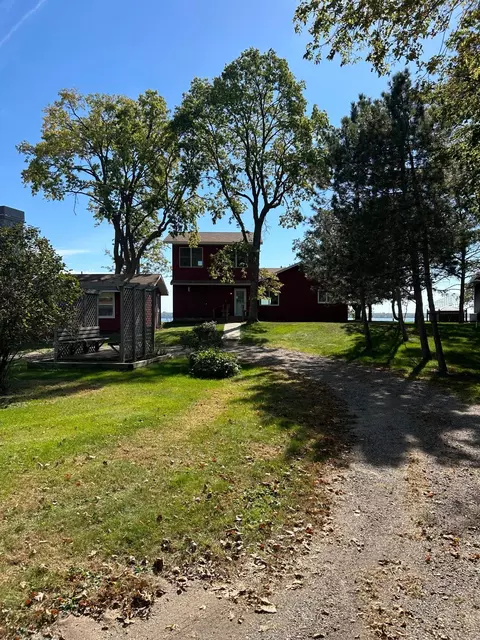 24288 Beauty Shore Dr, Battle Lake, MN 56515