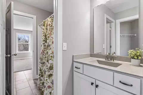 Bath - 1330 Interlachen Dr, Eagan, MN 55123 photo 7 of 7